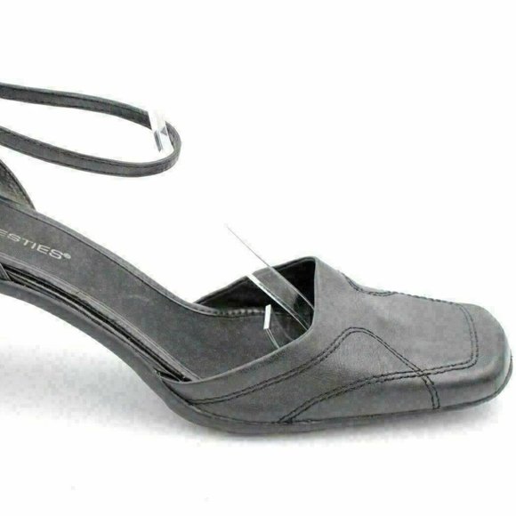 Westies Black Eugenerr Ankle Strap Flare heeled pumps~7 1/2 M - Picture 14 of 14